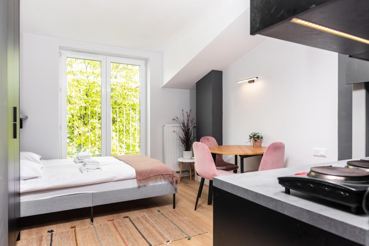Smart Apartments - Old Town & Main Train Station - By Upstairs Krakow Exterior photo