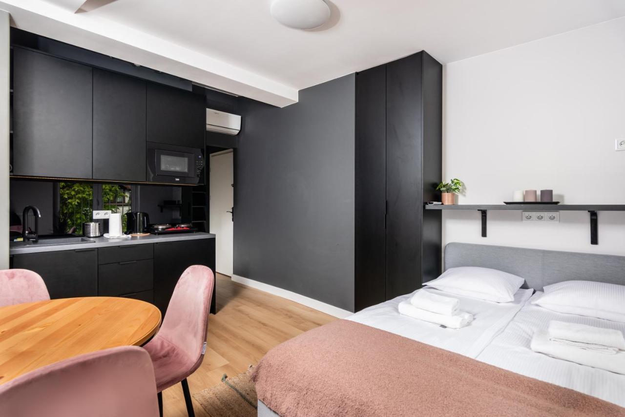 Smart Apartments - Old Town & Main Train Station - By Upstairs Krakow Exterior photo