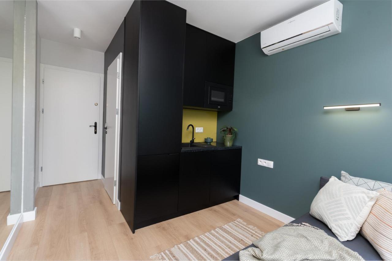 Smart Apartments - Old Town & Main Train Station - By Upstairs Krakow Exterior photo